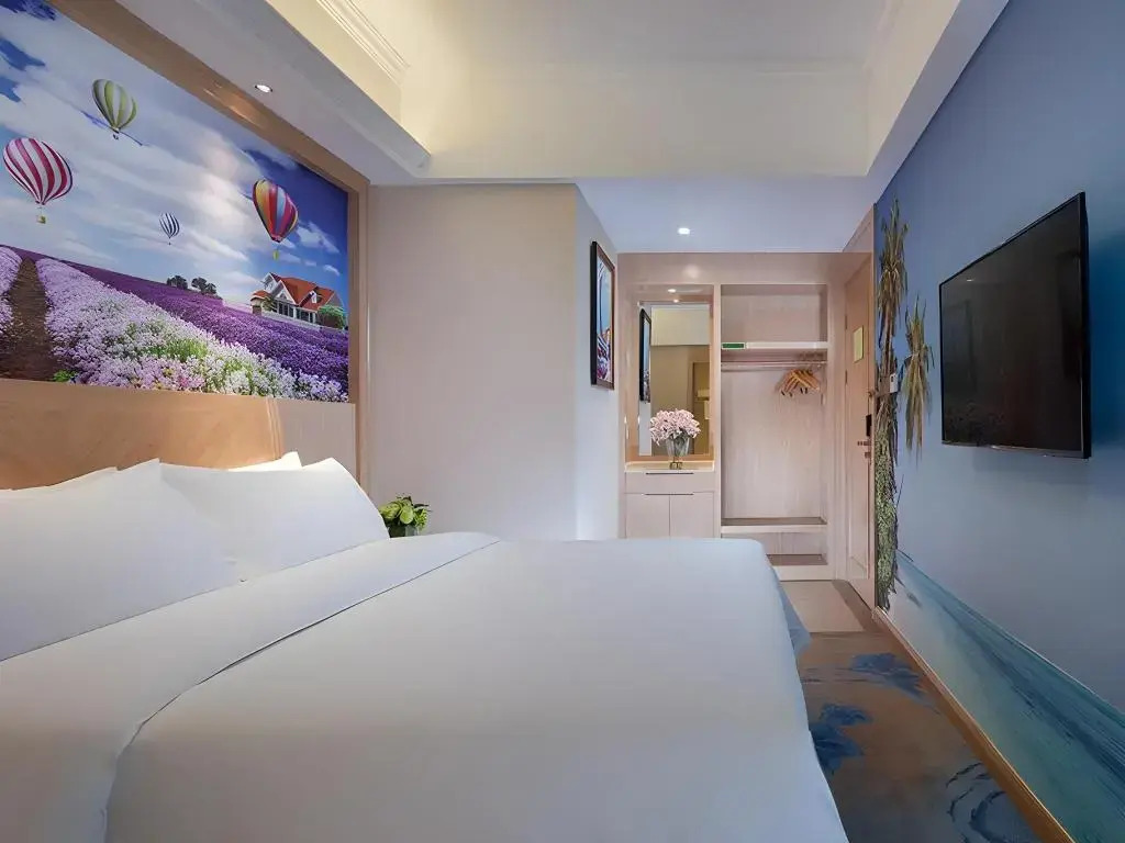 Vienna Hotel (Chongqing West Railway Station Baguocheng)