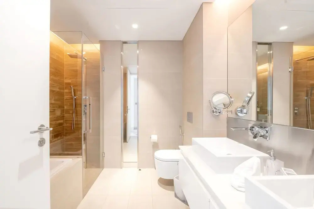 Lavish & Equipped 2 BR Facing Ain Dubai