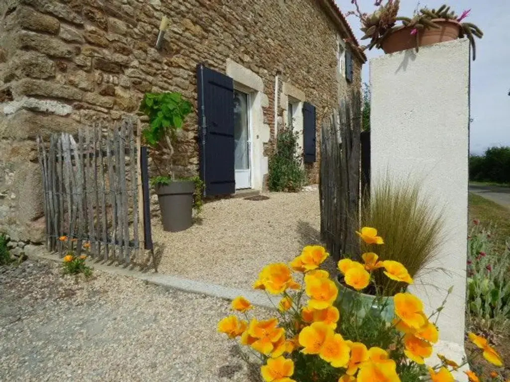 Gîte rénové avec jardin clos, proche plages, Wifi, parking pour voiture électrique - FR-1-426-164