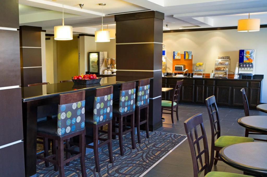 Holiday Inn Express & Suites Greenville-Downtown by IHG