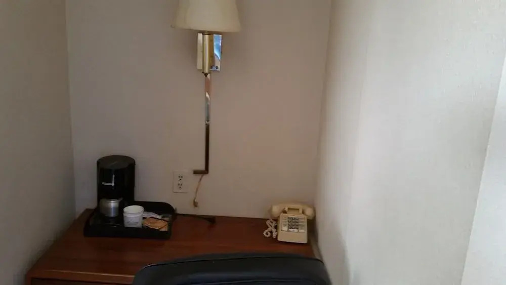 Spillway Motel