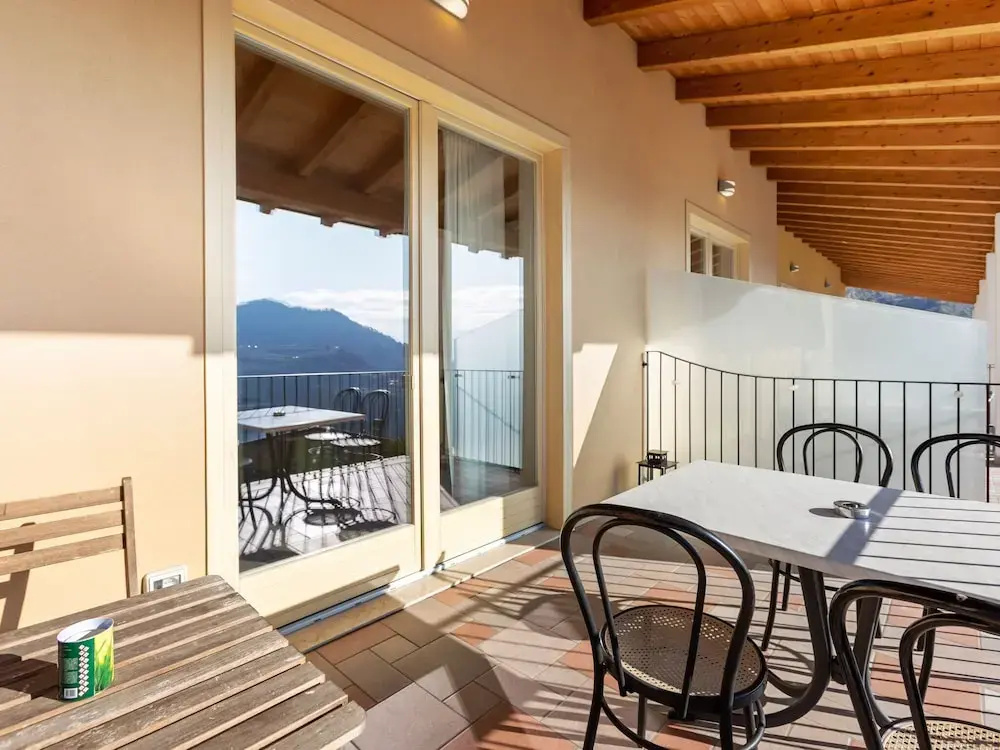 Hill-view Holiday Home in Tremosine With Swimming Pool