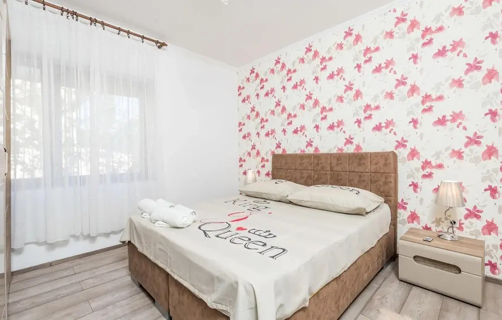 Nice Apartment in Rijeka With Wifi, Outdoor Swimming Pool and 2 Bedrooms