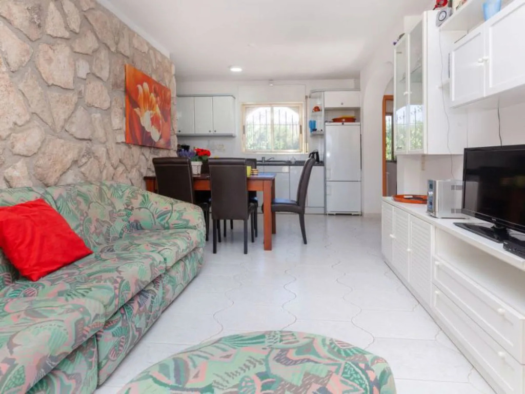 Las Palmeras 37250