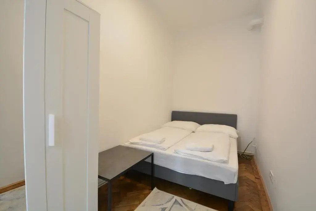 Universum Apartment 4