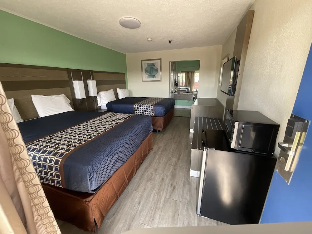 Executive Inn & Suites