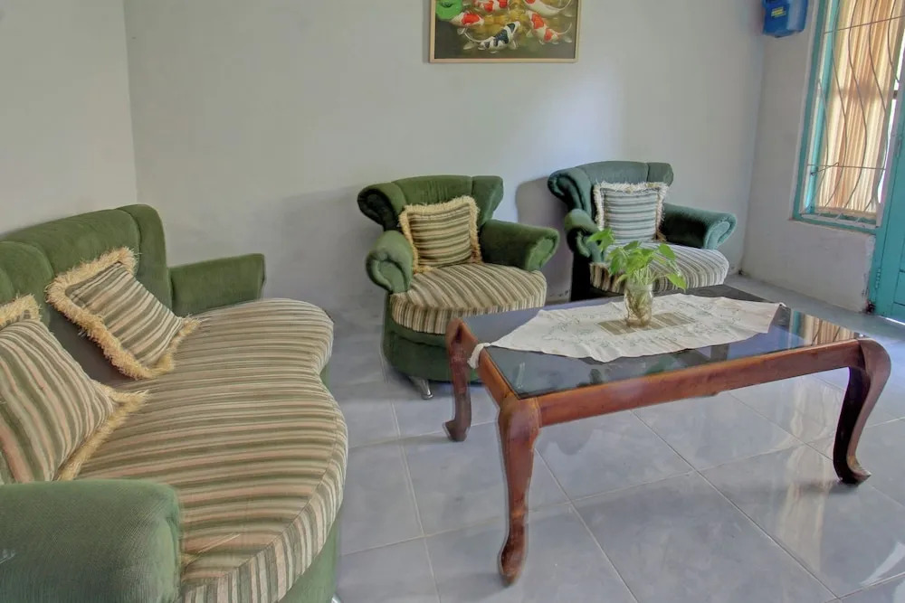 OYO 92825 Kamar Lombok