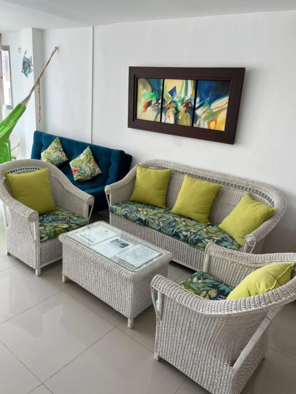 Apartamento en el Rodadero, Confortable y amplio, con vista al mar, a 80mt de la playa, DELAMAR Apartmet