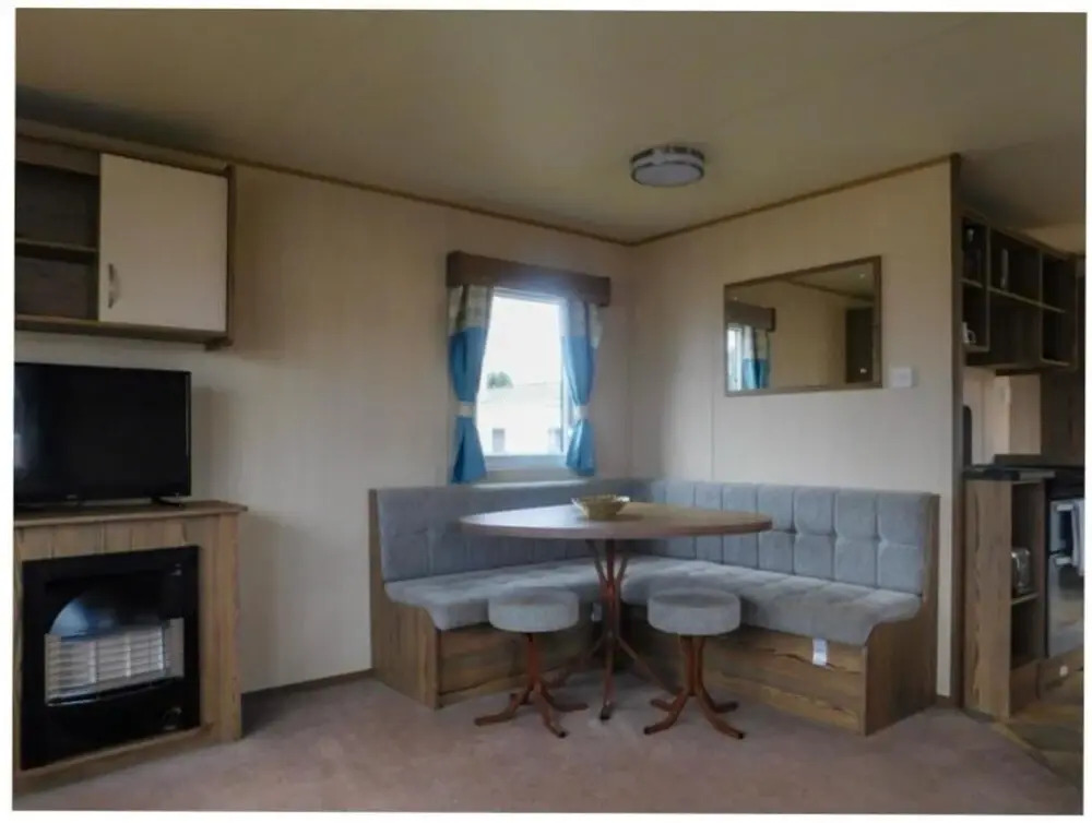 Lynch Lane Lodge - Relax in Weymouth