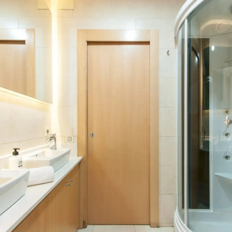 Paseo DE Gracia Modernist Apartment TWO BED TWO Bath By Myrentalhost