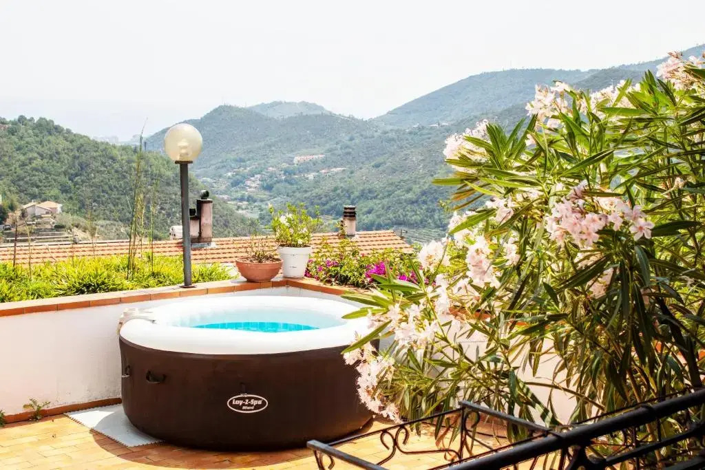 JACUZZI, TERRAZZI & GIARDINO - Relax in Villa