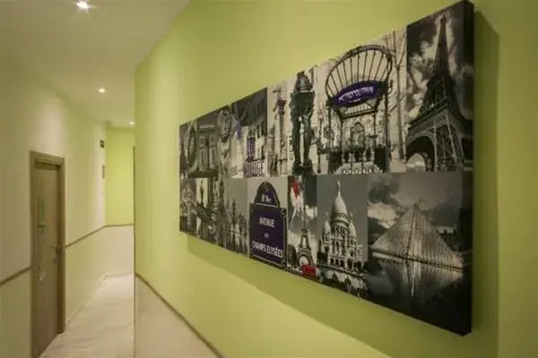 Hostal Adis
