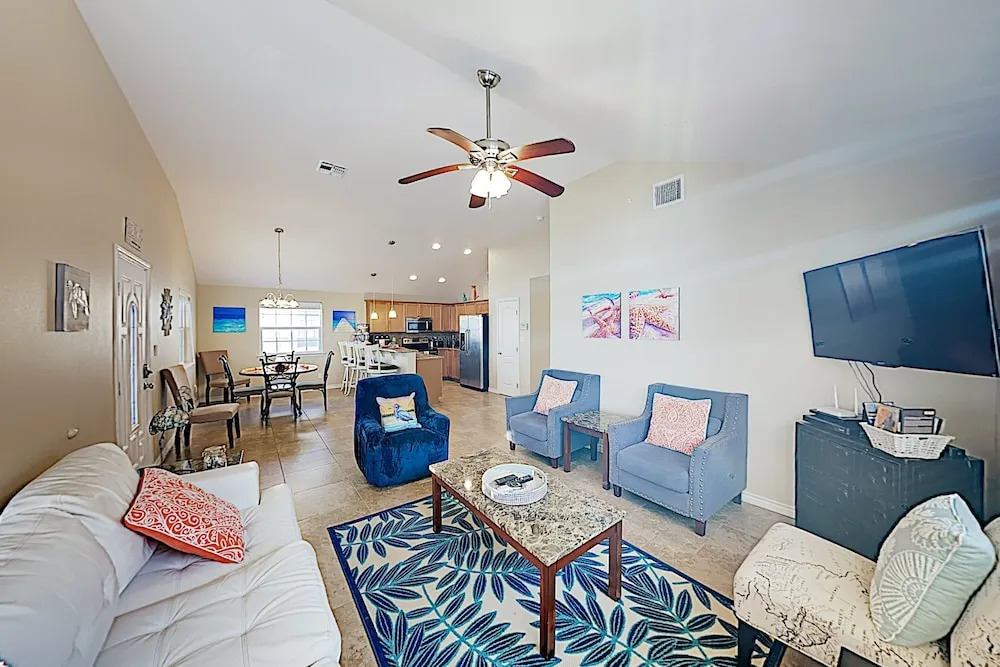 103vivie 3 Bedroom Home