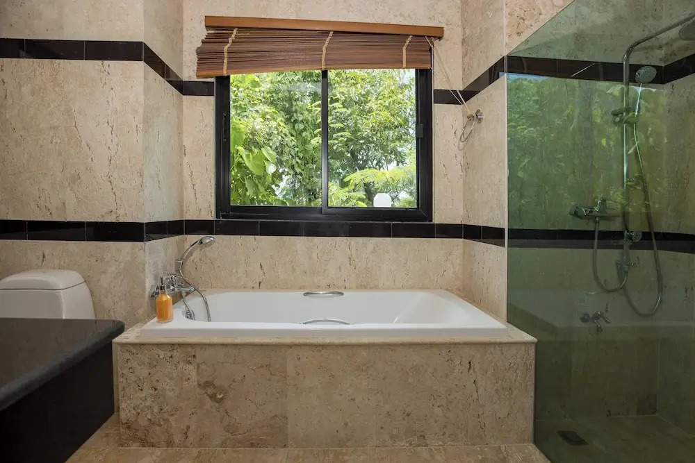 Chic 3 BR Silver Pool Villa near Kamala beach