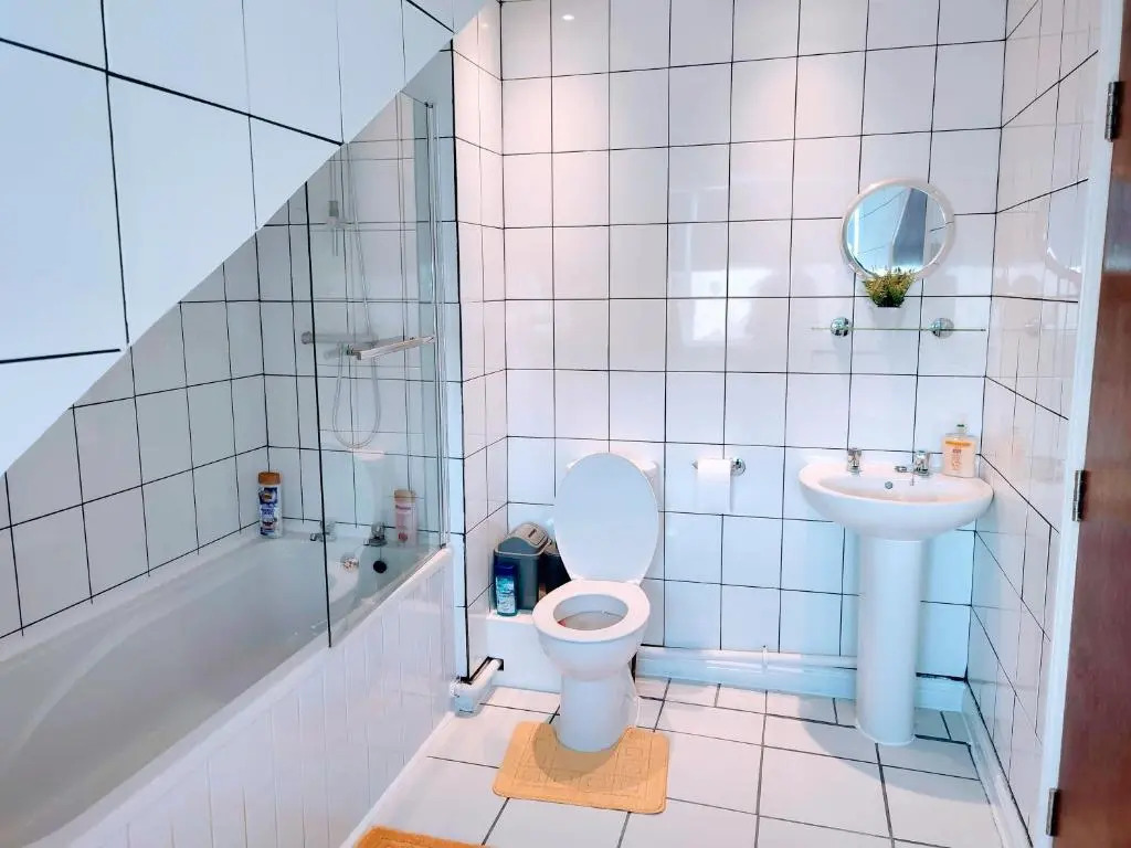 Crystal Suite 4 - Private Parking - Metro
