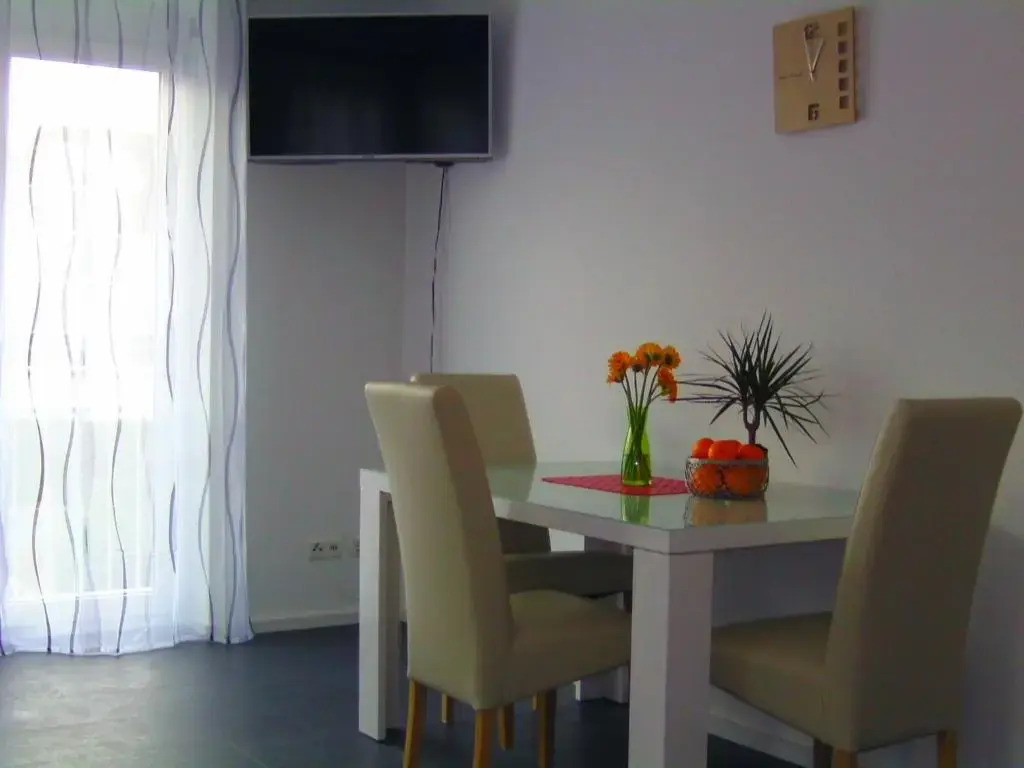 Murthum Apartments