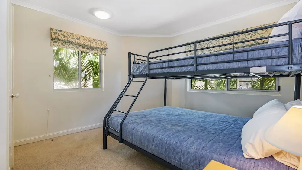 Pacific Waves Apartments
