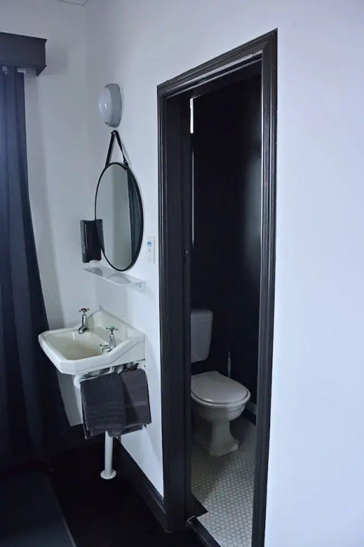 BoBs Hostel