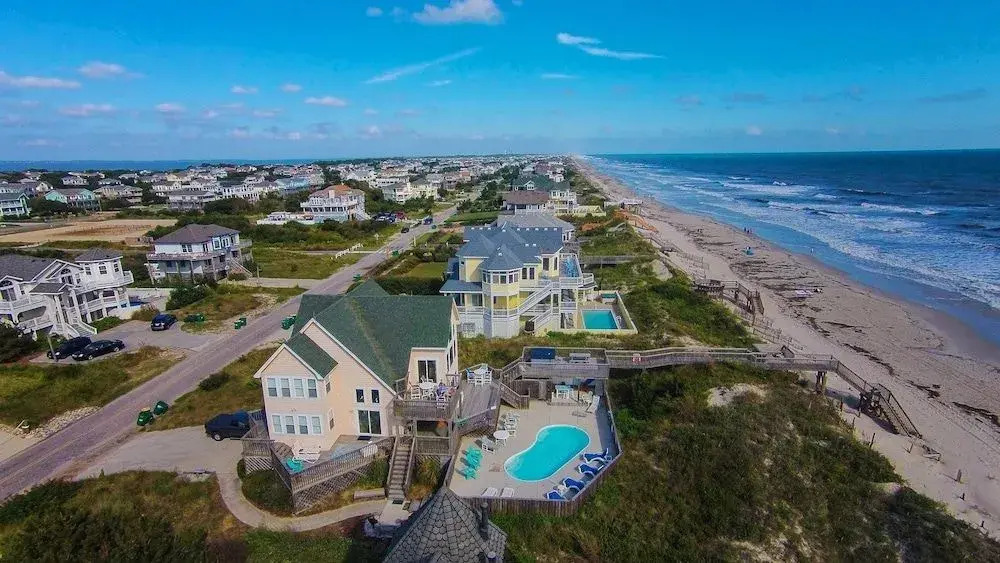 Kuhl Breeze - 5 Br home by RedAwning
