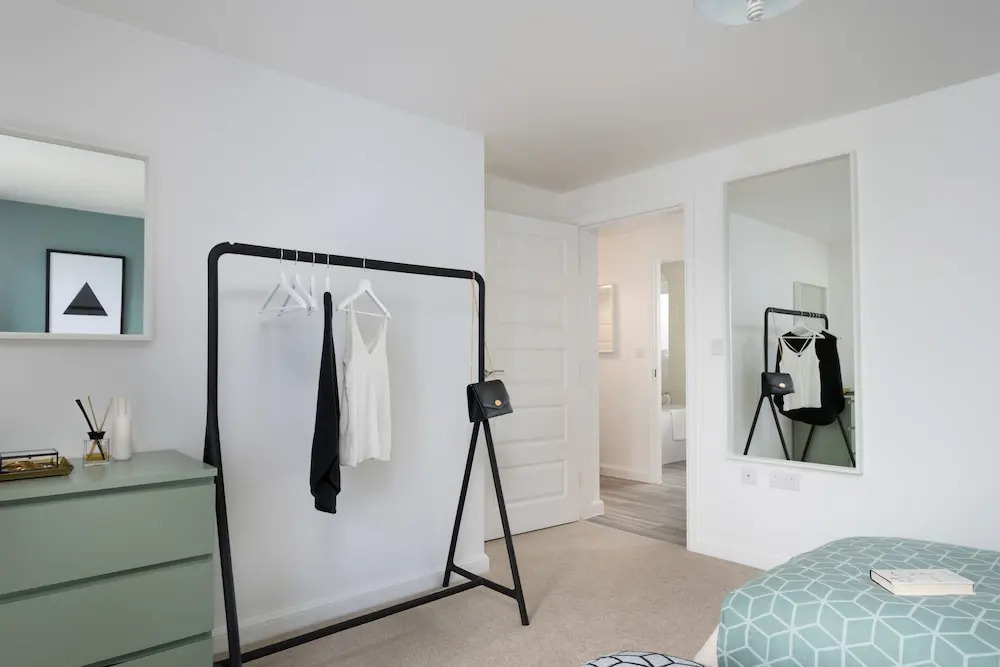 Canalside Scandinavian - Parking & Netflix