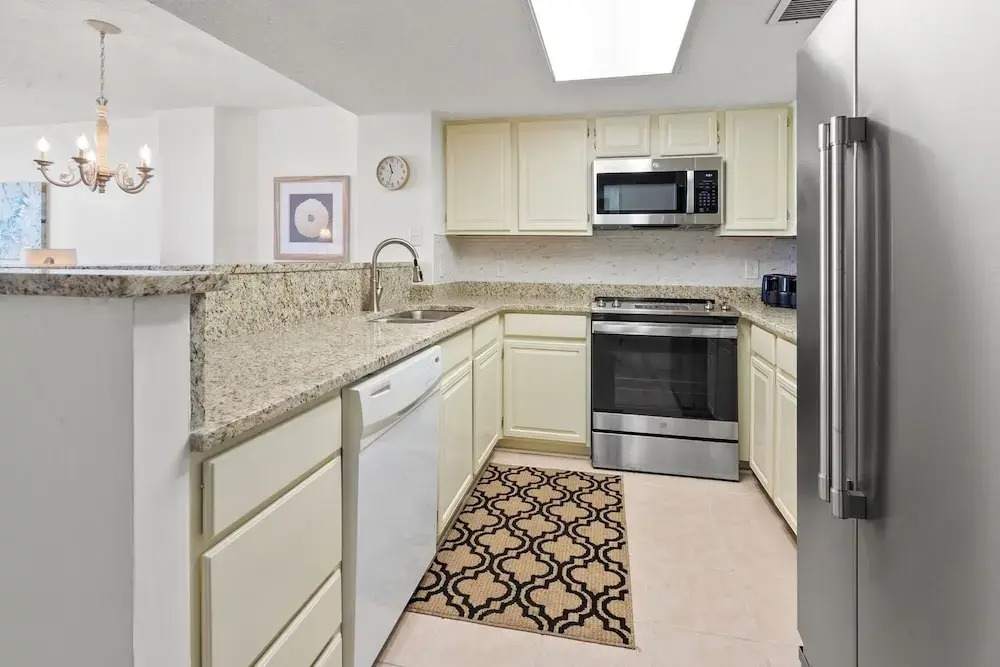 Shoreham Towers 2c 3 Bedroom Condo by RedAwning