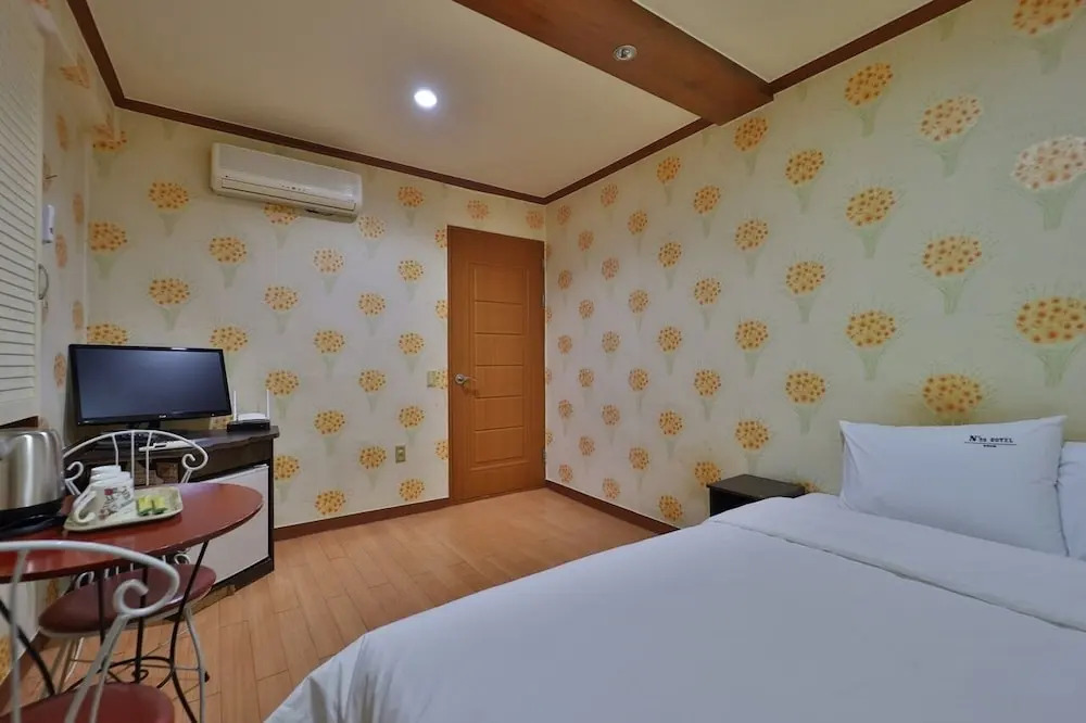 Theme Motel