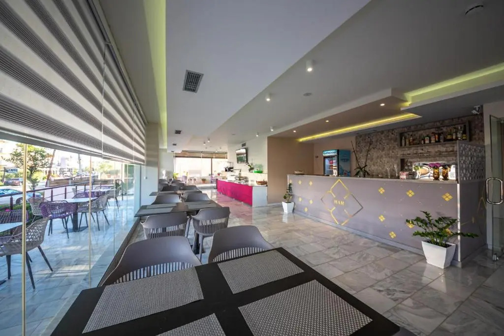 Class Hotel
