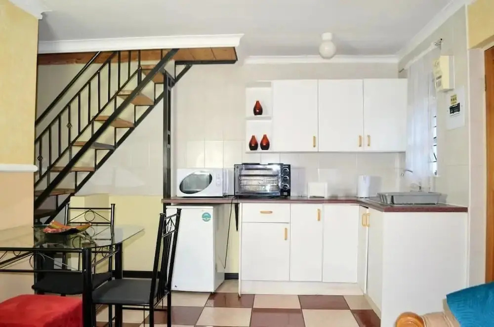 Phomolo Guest House