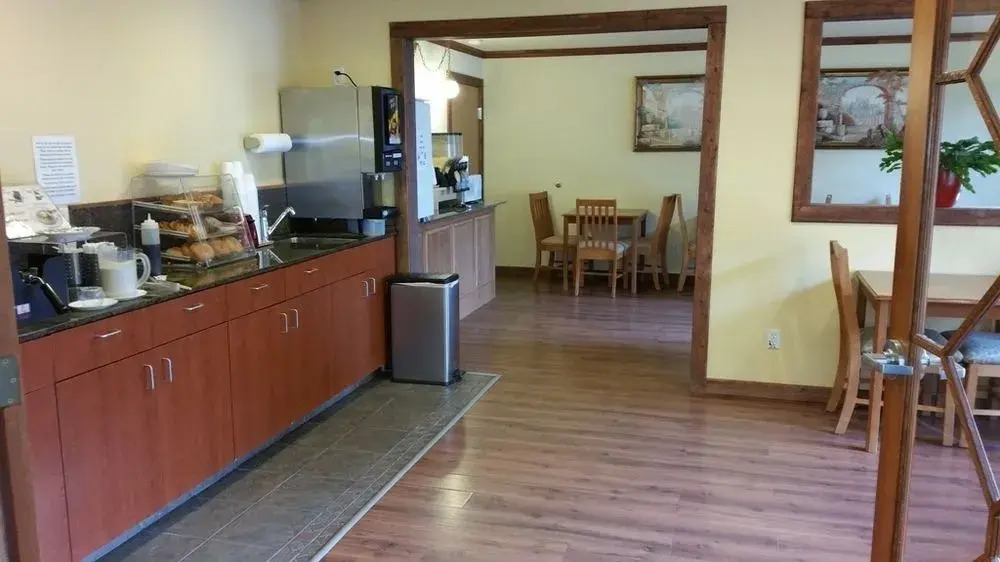 Palace Inn & Suites