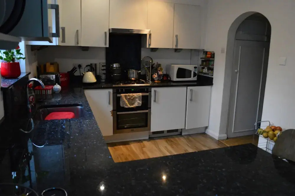 3 Bedroom Family Home Near The DLR