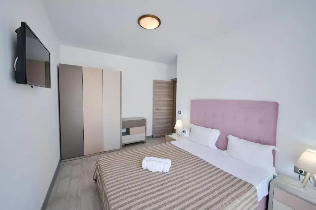 Beachfront 1BR apartment- Spa n Pools