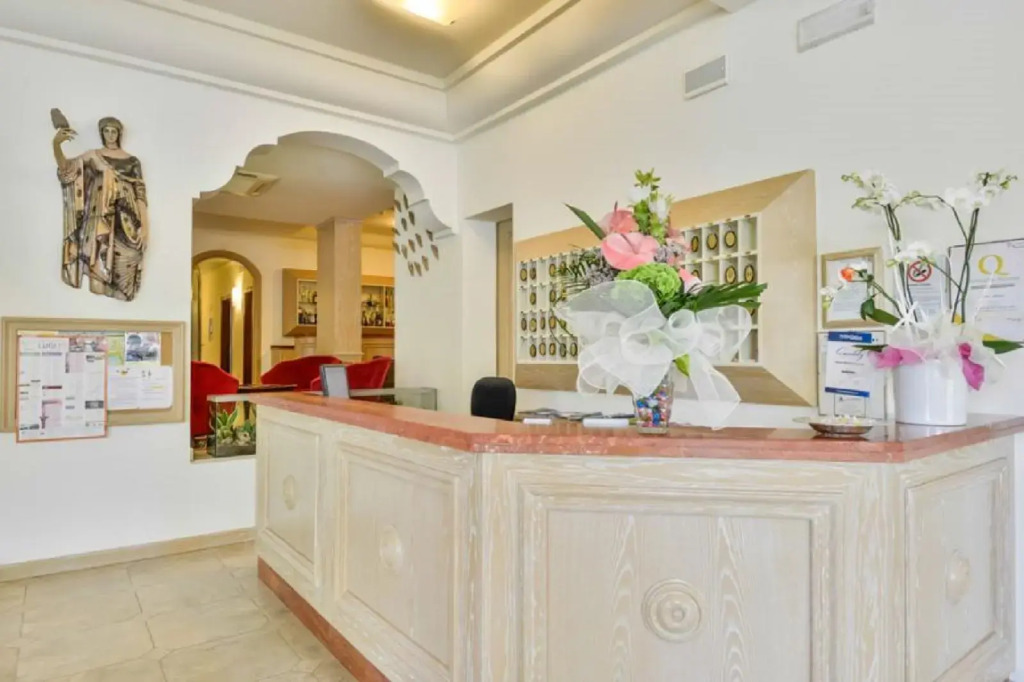 Hotel Athena