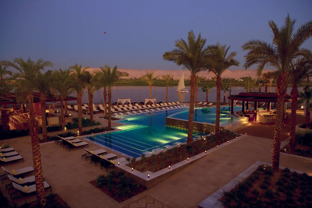 Hilton Luxor Resort & Spa