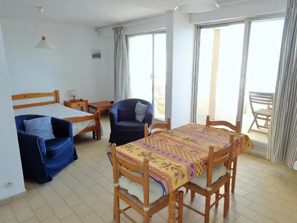 40 M², 1Ere Ligne Mer, Dernier Etage Avec Ascenseur