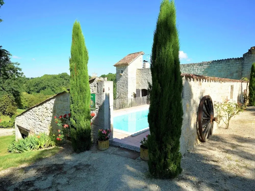 Castle Near Agen With Shared Pool