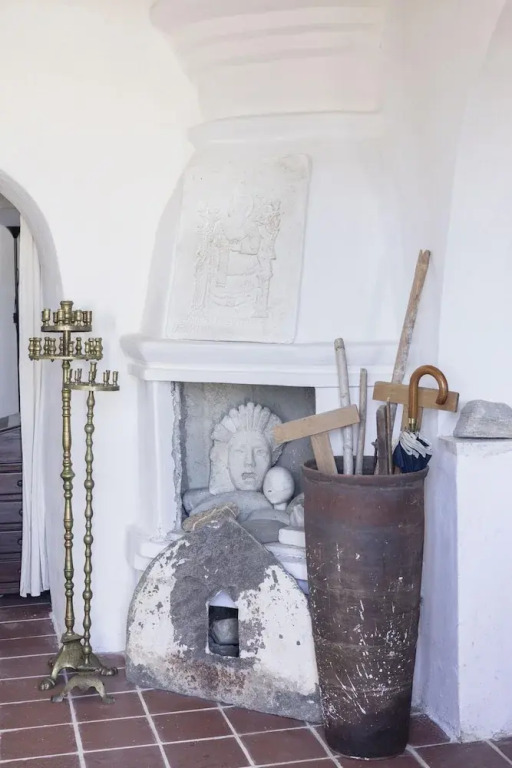 Daphnis the Artist s House