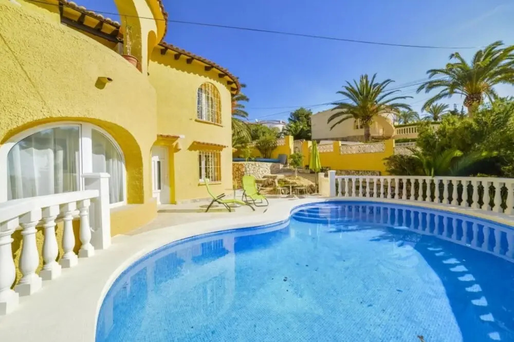 Villa - 4 Bedrooms with Pool and WiFi - 104963