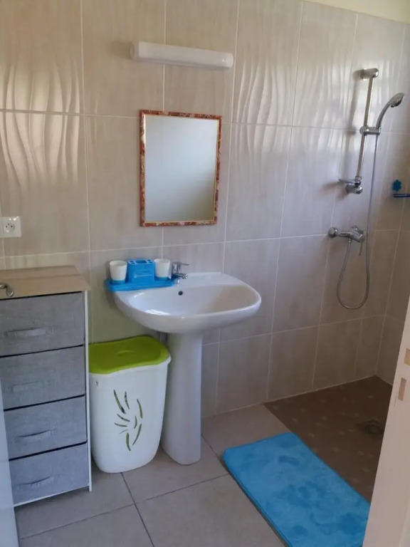 House With 2 Bedrooms in Petite-île, With Furnished Terrace - 5 km Fro