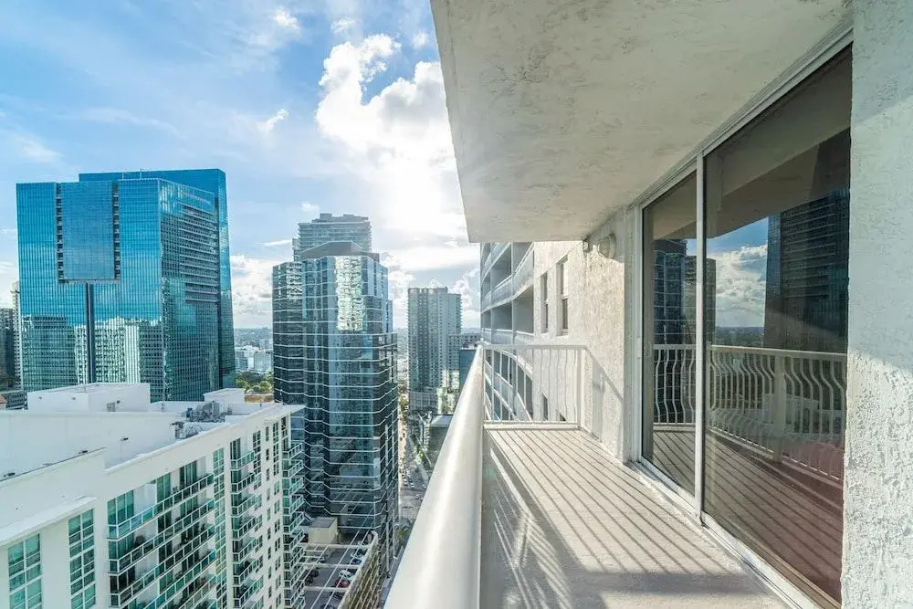 Luxury Apartments W Pool & Ocean views