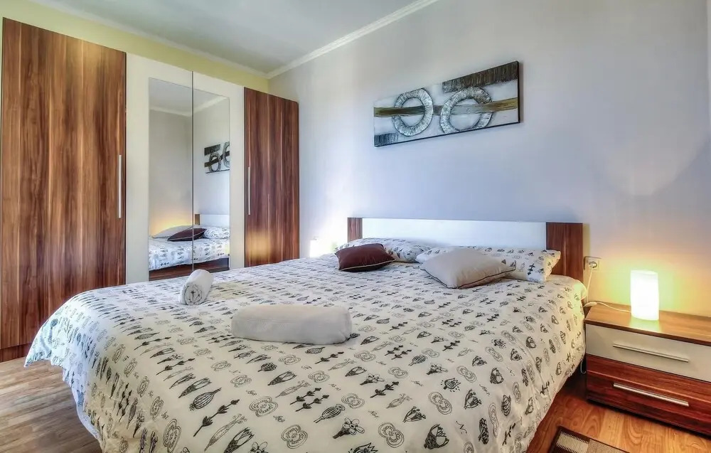 Amazing Home in Radmani With Wifi and 4 Bedrooms