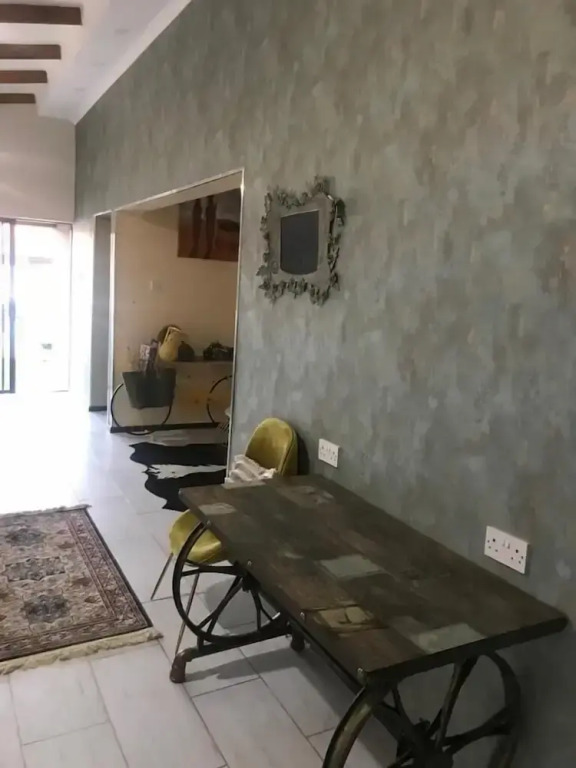 Luxlusive Guest House
