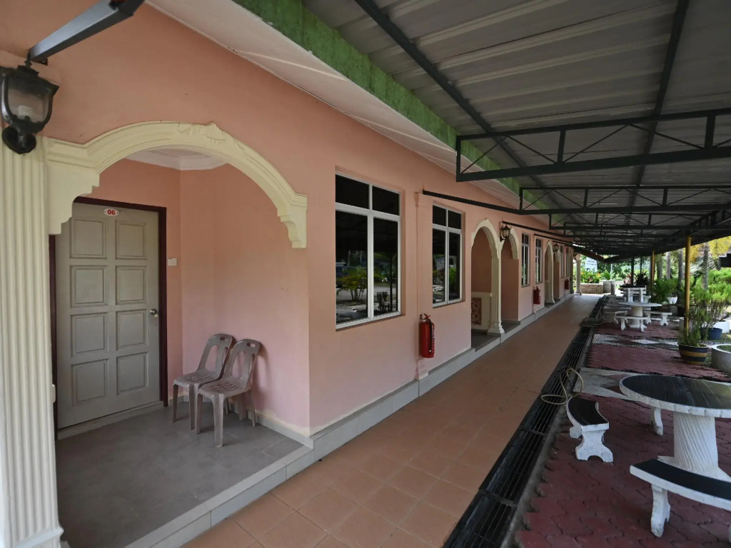 OYO 43982 BJ Bayview Inn