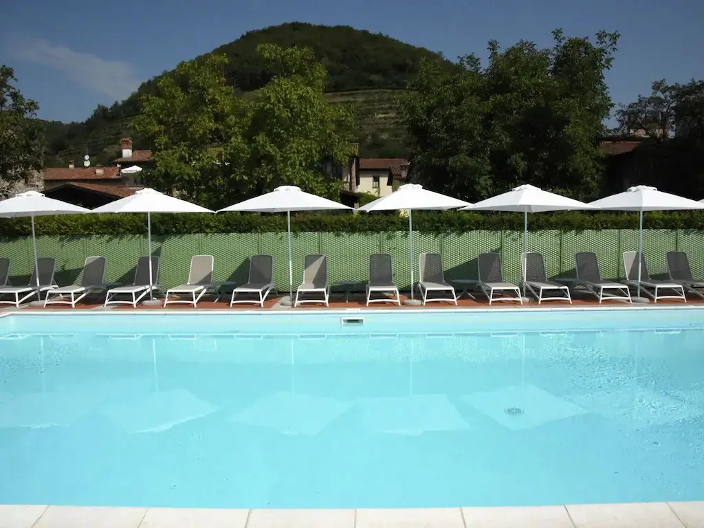 Snug Apartment in Monticelli Brusati near lake Iseo