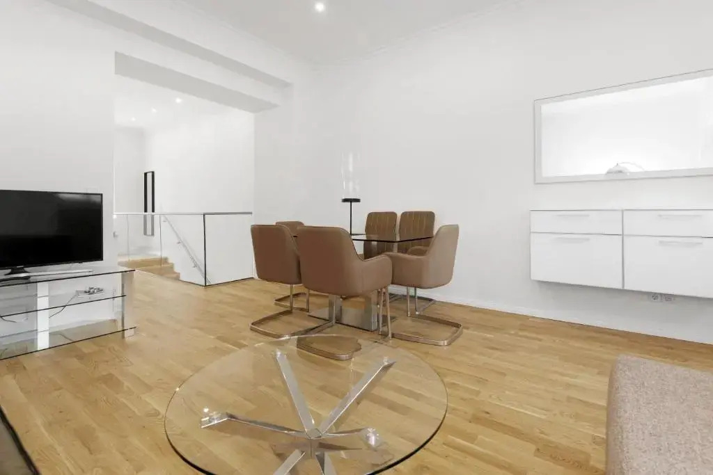 LUXURY Maisonette Duplex 2 floors,2 full bath Mitte City Center