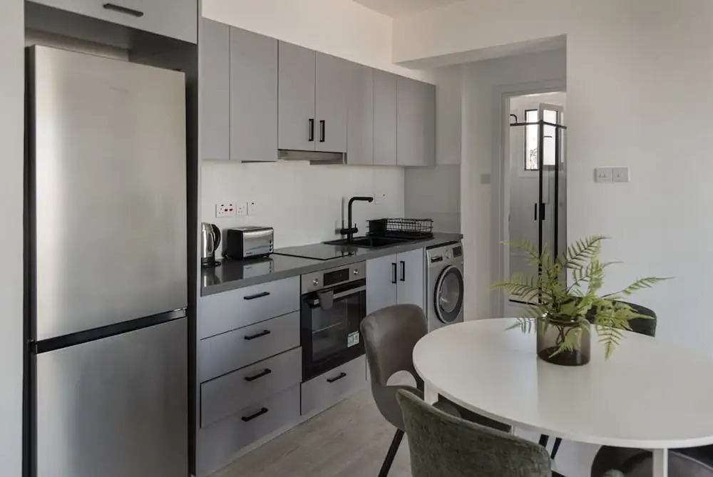 Lithos Modern Flat by Staycom