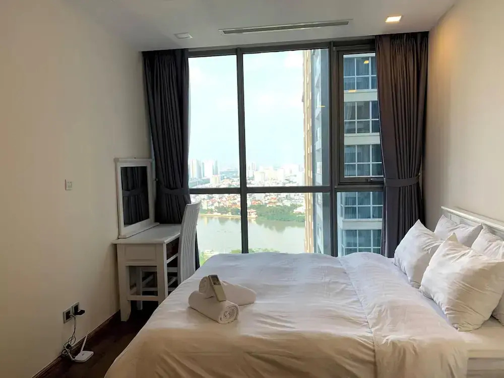 DongDong LUX APT - Vinhomes Central Park