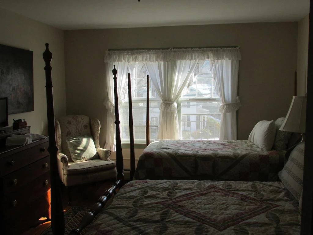 Curtis House