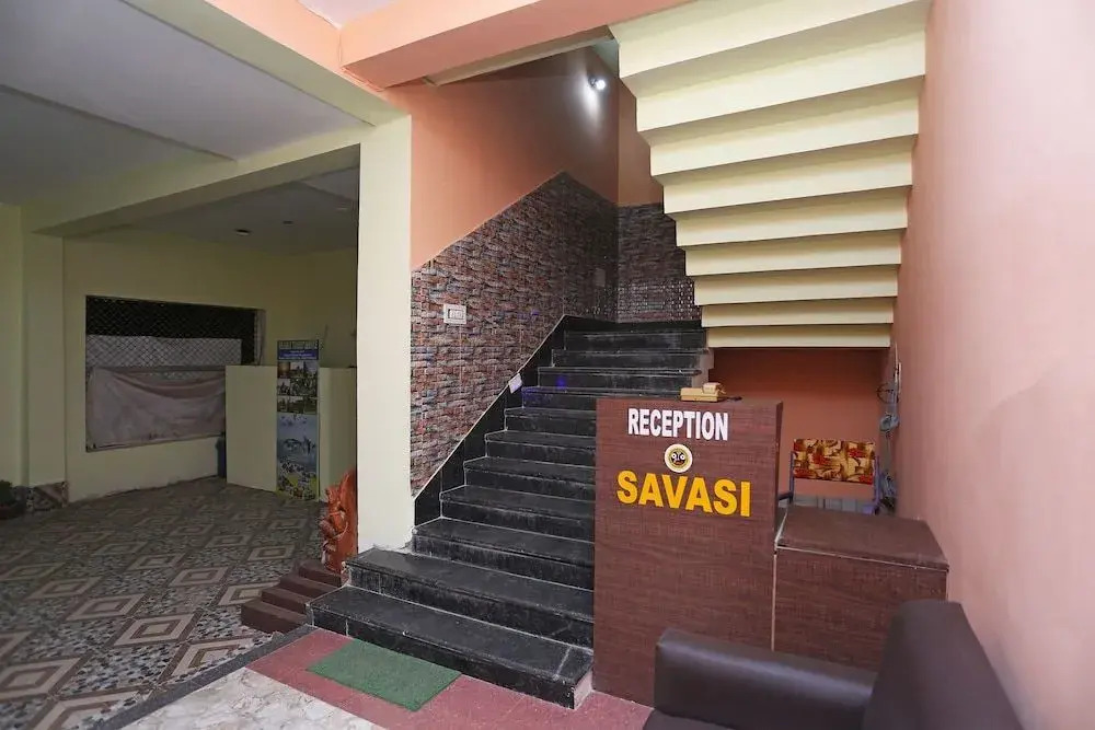 OYO 27734 Hotel Savasi