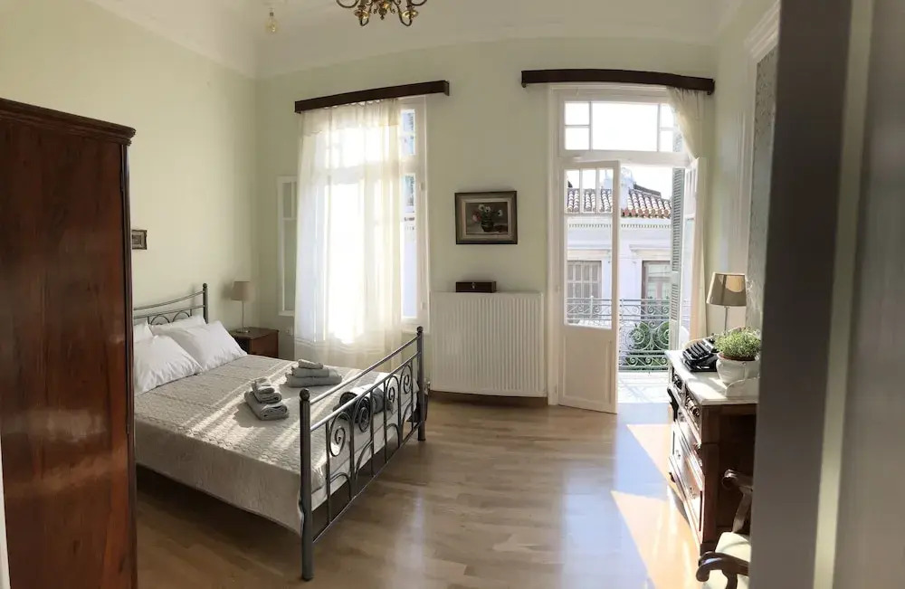 The Bozonians Neoclassical house