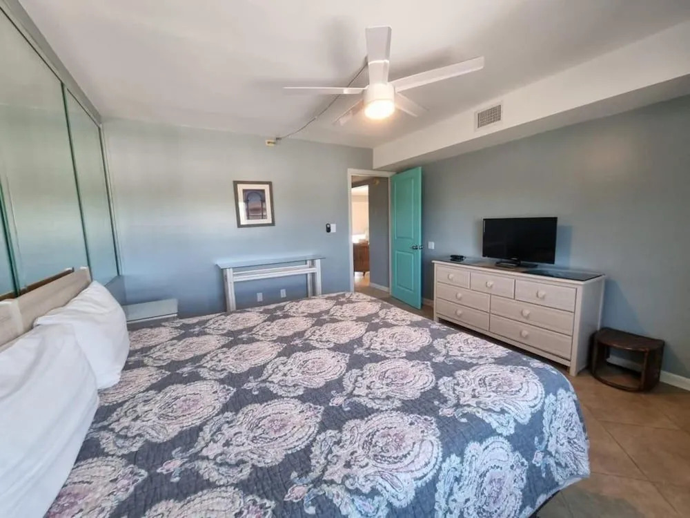 Aqua Villa 302